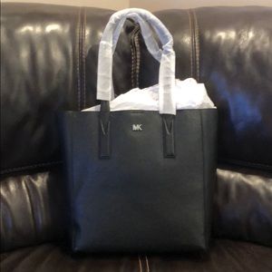 Brand NEW with Tags Michael Kors Junie Handbag